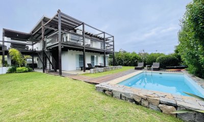 Excelente Casa de 5 Dormitorios en Manantiales, Punta del Este