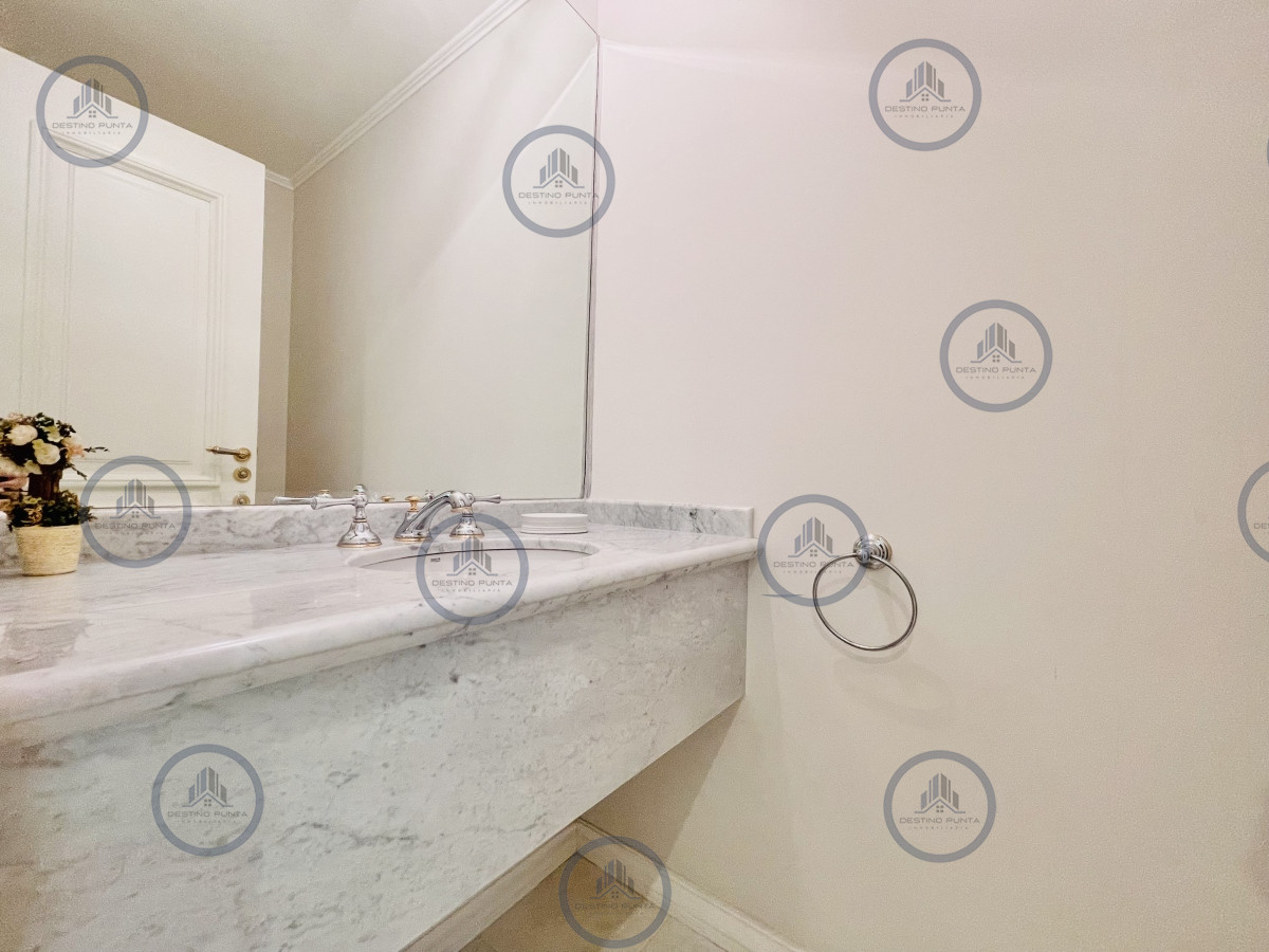 Apartamento ID.79 - Apartamento de 3 Dormitorios sobre Playa Mansa, en Venta y Alquiler, Punta del Este