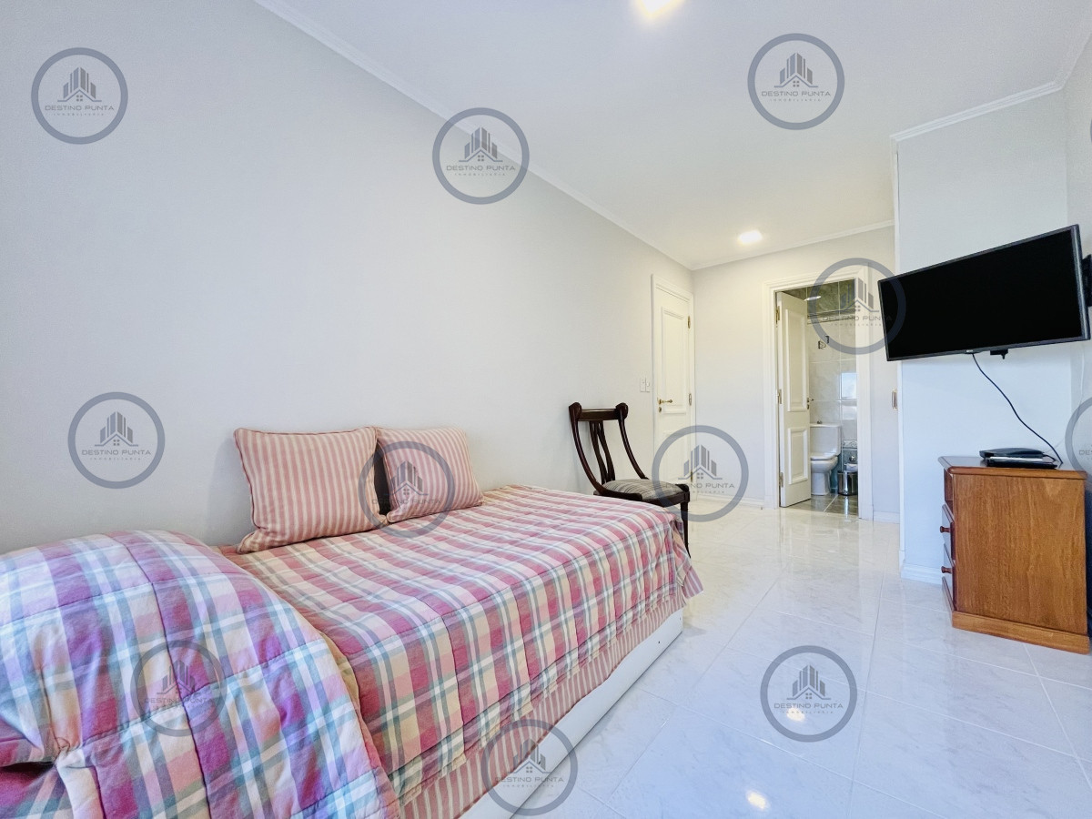 Apartamento ID.79 - Apartamento de 3 Dormitorios sobre Playa Mansa, en Venta y Alquiler, Punta del Este