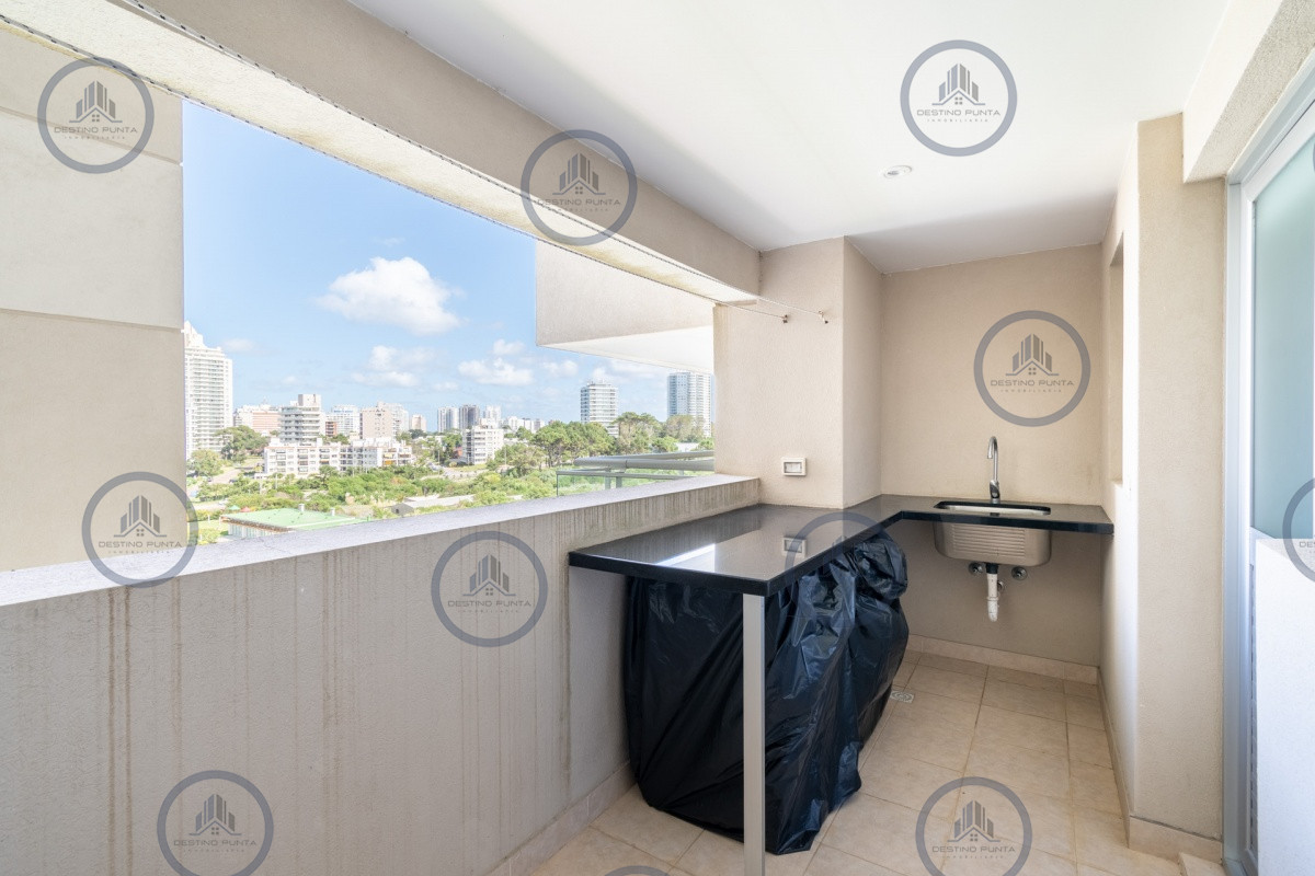 Apartamento ID.89 - Oportunidad Moderno Apartamento de 3 Dormitorio y Dependencia Frente al Mar, Playa Brava