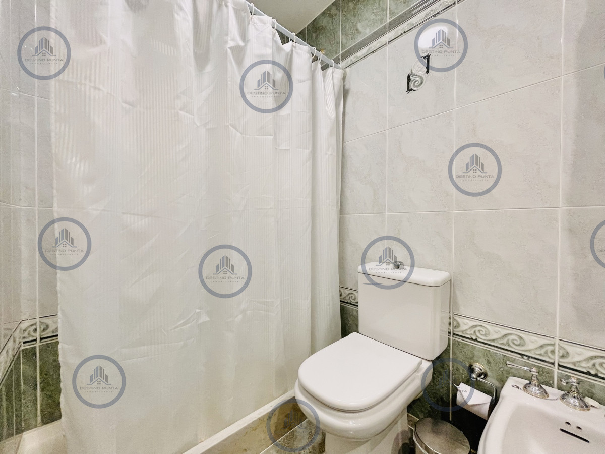 Apartamento ID.79 - Apartamento de 3 Dormitorios sobre Playa Mansa, en Venta y Alquiler, Punta del Este