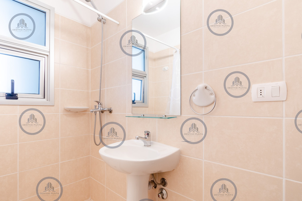 Apartamento ID.89 - Oportunidad Moderno Apartamento de 3 Dormitorio y Dependencia Frente al Mar, Playa Brava