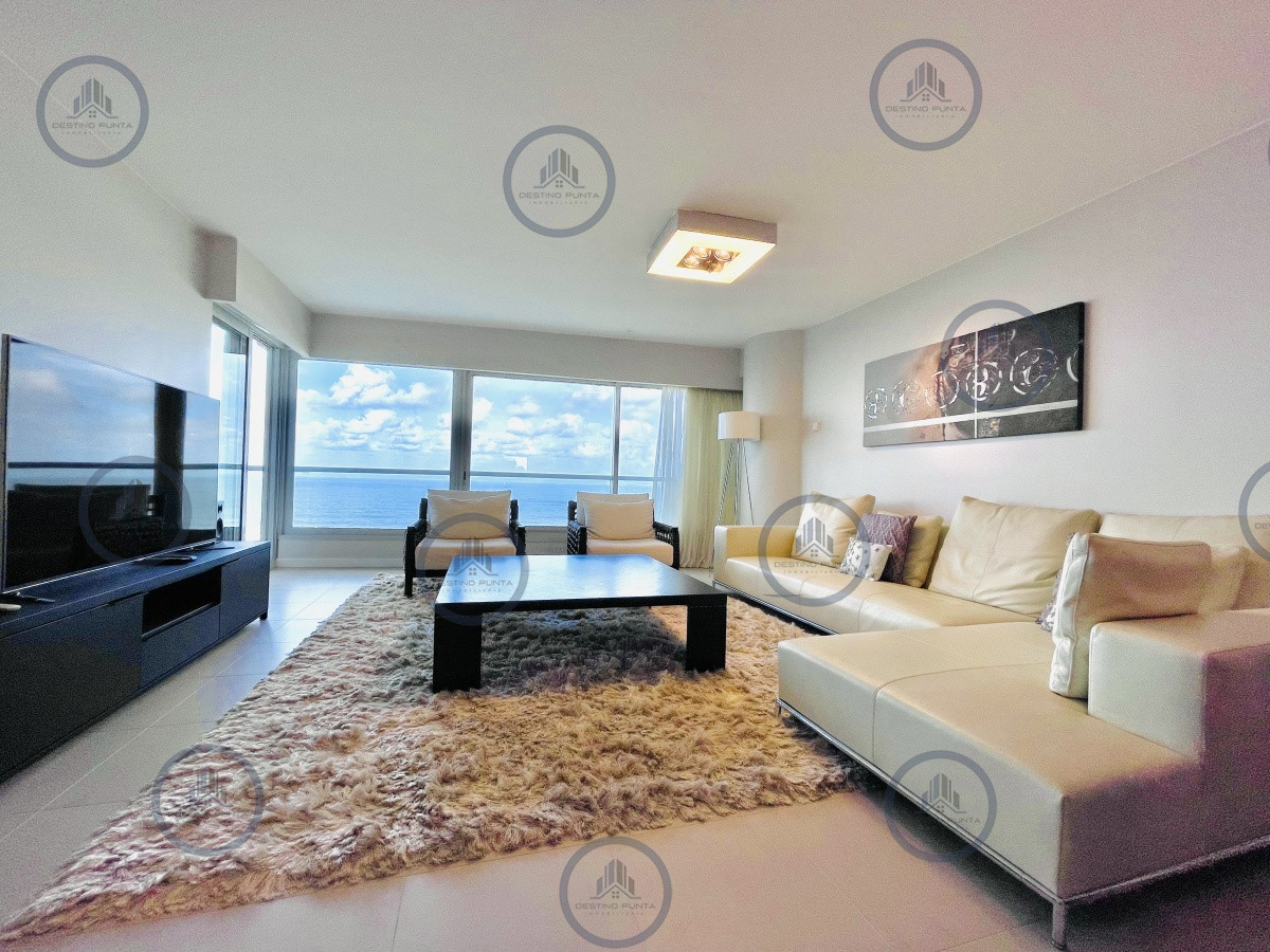 Apartamento ID.56 - Oportunidad en Venta, Moderno Apartamento de 2 Dormitorios y Dependencia sobre Primera Línea de playa Brava, Le Parc