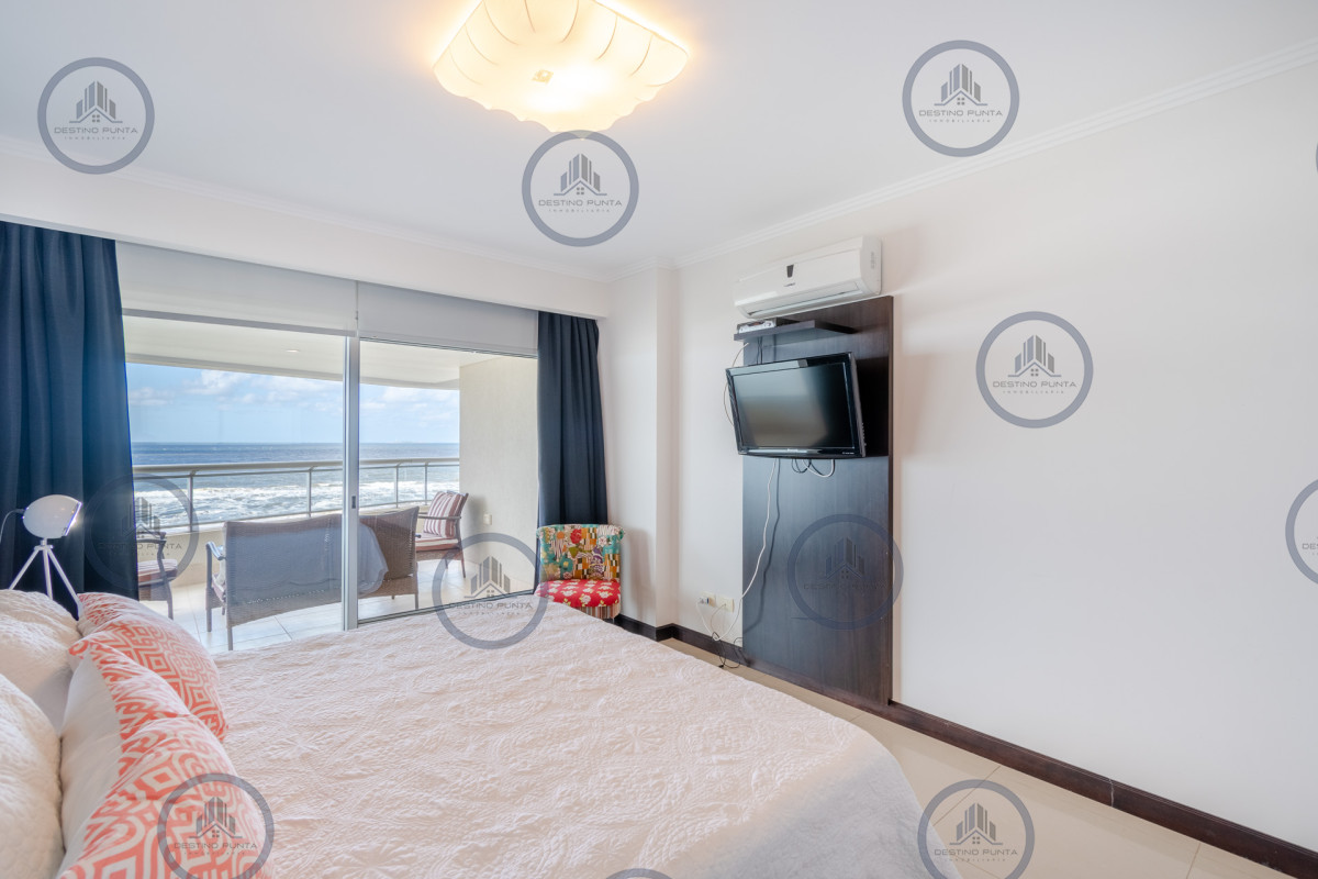 Apartamento ID.89 - Oportunidad Moderno Apartamento de 3 Dormitorio y Dependencia Frente al Mar, Playa Brava