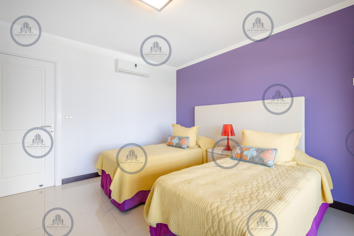 Apartamento ID.89 - Oportunidad Moderno Apartamento de 3 Dormitorio y Dependencia Frente al Mar, Playa Brava