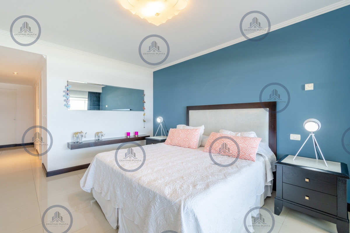 Apartamento ID.89 - Oportunidad Moderno Apartamento de 3 Dormitorio y Dependencia Frente al Mar, Playa Brava