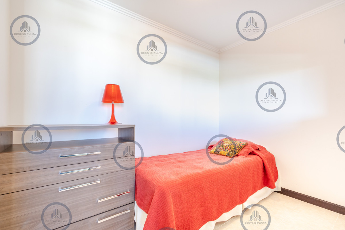 Apartamento ID.89 - Oportunidad Moderno Apartamento de 3 Dormitorio y Dependencia Frente al Mar, Playa Brava