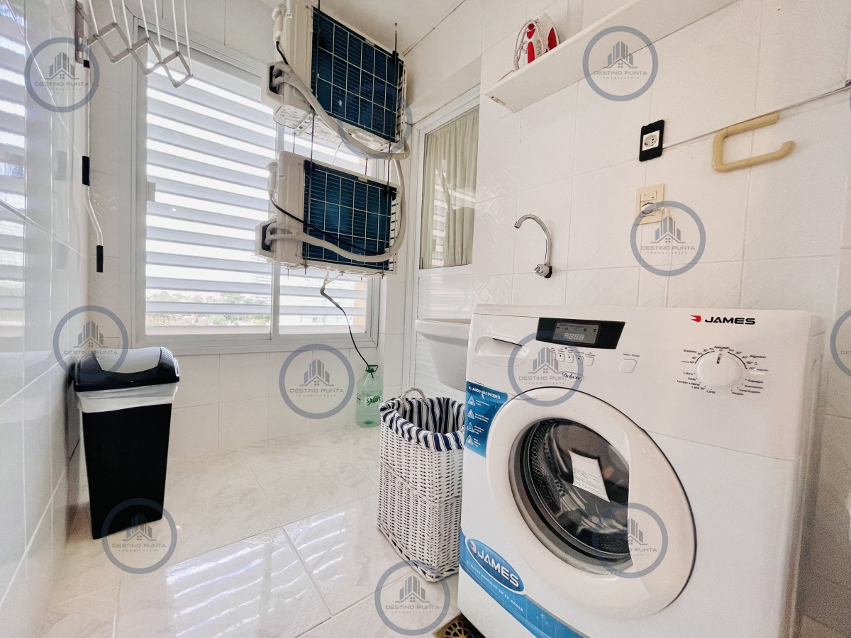 Apartamento ID.79 - Apartamento de 3 Dormitorios sobre Playa Mansa, en Venta y Alquiler, Punta del Este