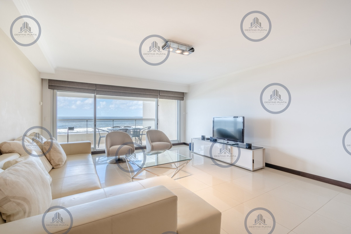 Apartamento ID.89 - Oportunidad Moderno Apartamento de 3 Dormitorio y Dependencia Frente al Mar, Playa Brava