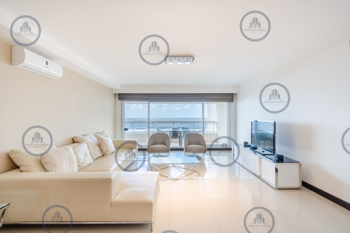 Apartamento ID.89 - Oportunidad Moderno Apartamento de 3 Dormitorio y Dependencia Frente al Mar, Playa Brava