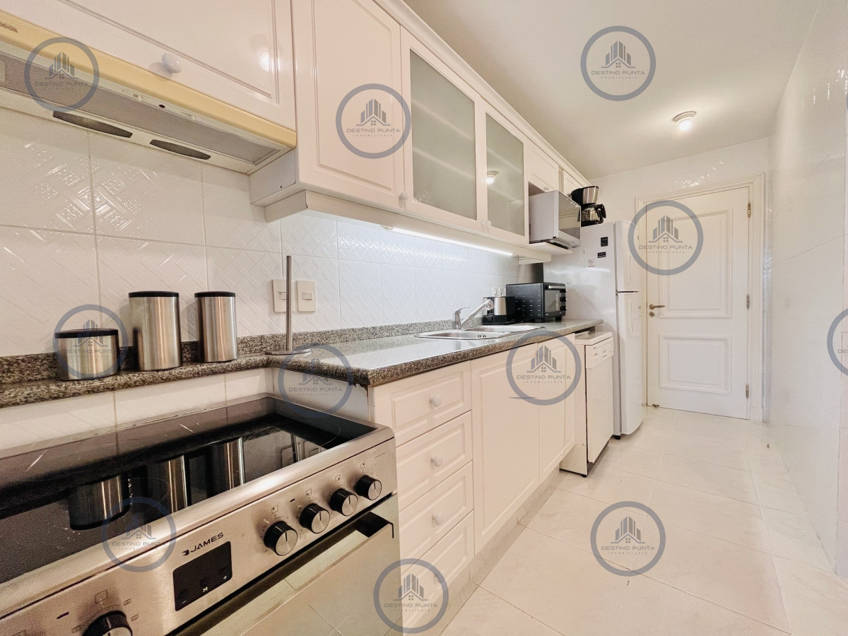 Apartamento ID.79 - Apartamento de 3 Dormitorios sobre Playa Mansa, en Venta y Alquiler, Punta del Este