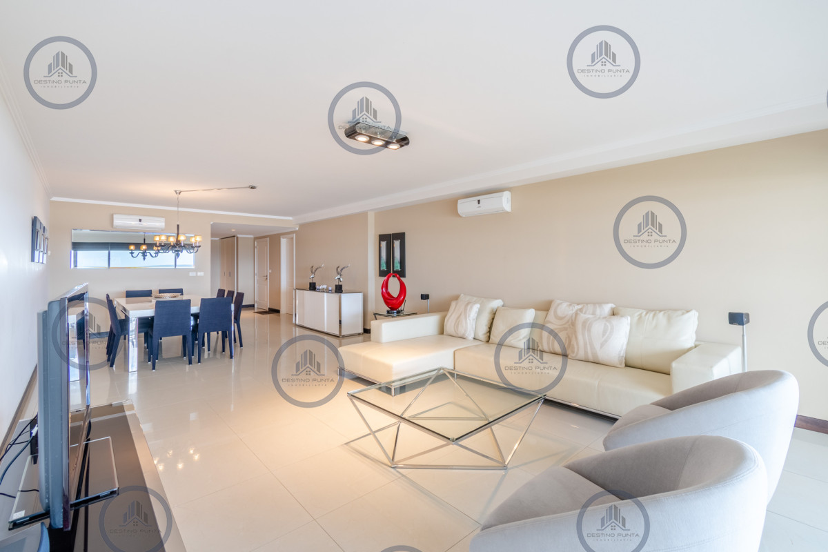 Apartamento ID.89 - Oportunidad Moderno Apartamento de 3 Dormitorio y Dependencia Frente al Mar, Playa Brava