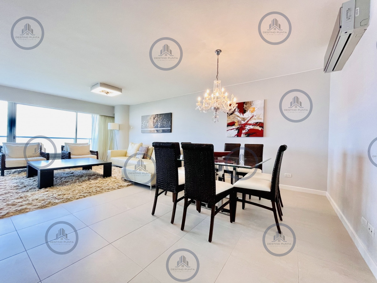 Apartamento ID.56 - Oportunidad en Venta, Moderno Apartamento de 2 Dormitorios y Dependencia sobre Primera Línea de playa Brava, Le Parc