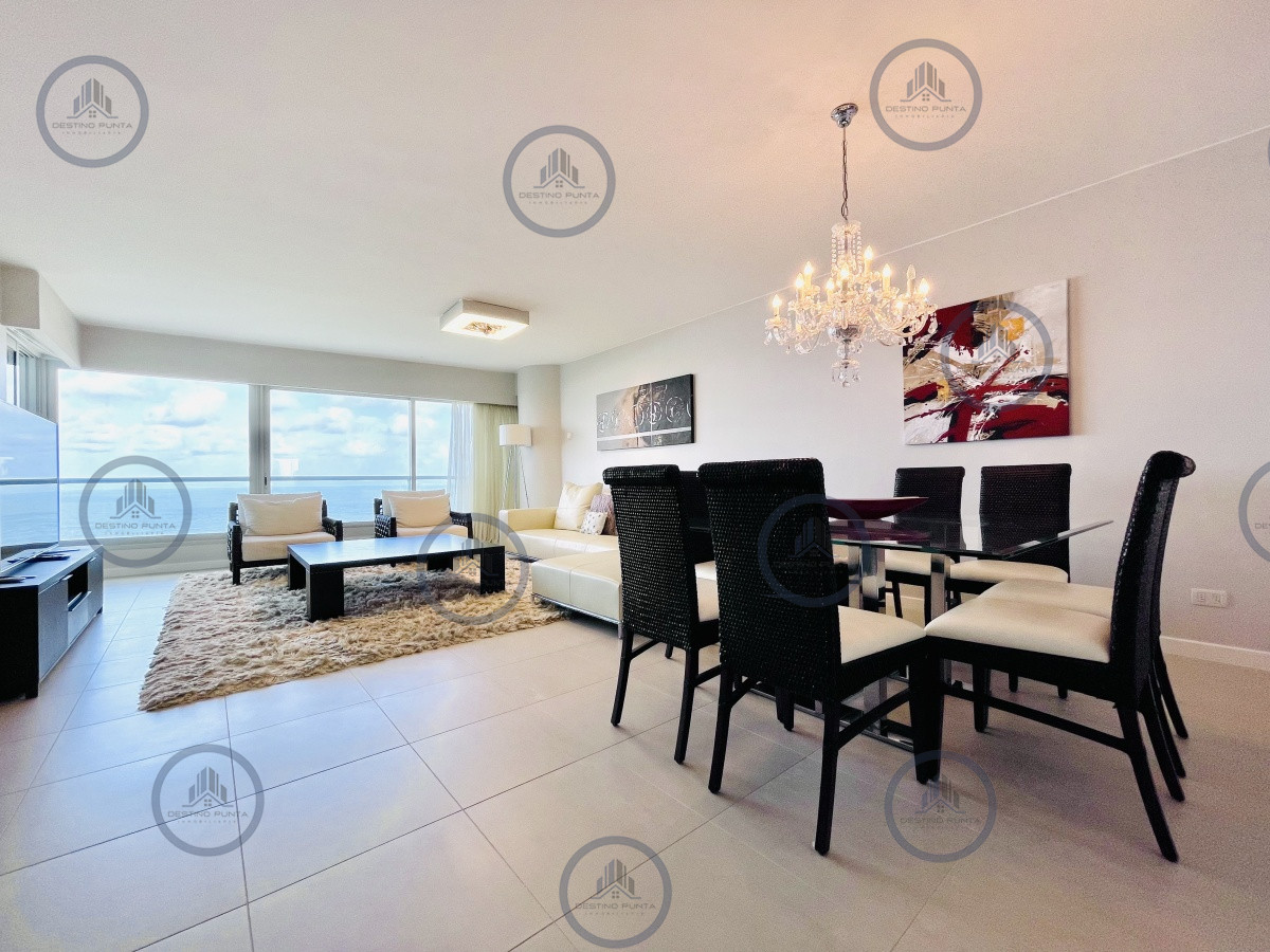 Apartamento ID.56 - Oportunidad en Venta, Moderno Apartamento de 2 Dormitorios y Dependencia sobre Primera Línea de playa Brava, Le Parc