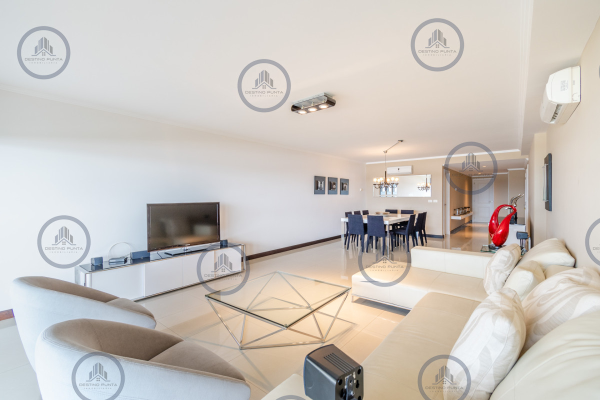 Apartamento ID.89 - Oportunidad Moderno Apartamento de 3 Dormitorio y Dependencia Frente al Mar, Playa Brava