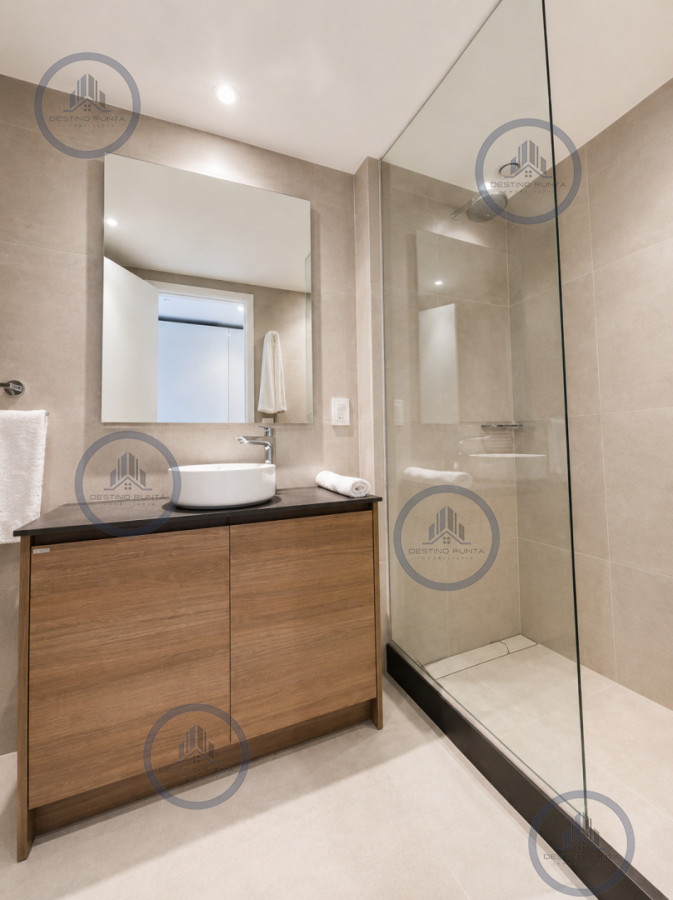 Apartamento ID.1122 - Moderno Apartamento de 2 Dormitorios en Torre Venetian sobre Playa Mansa