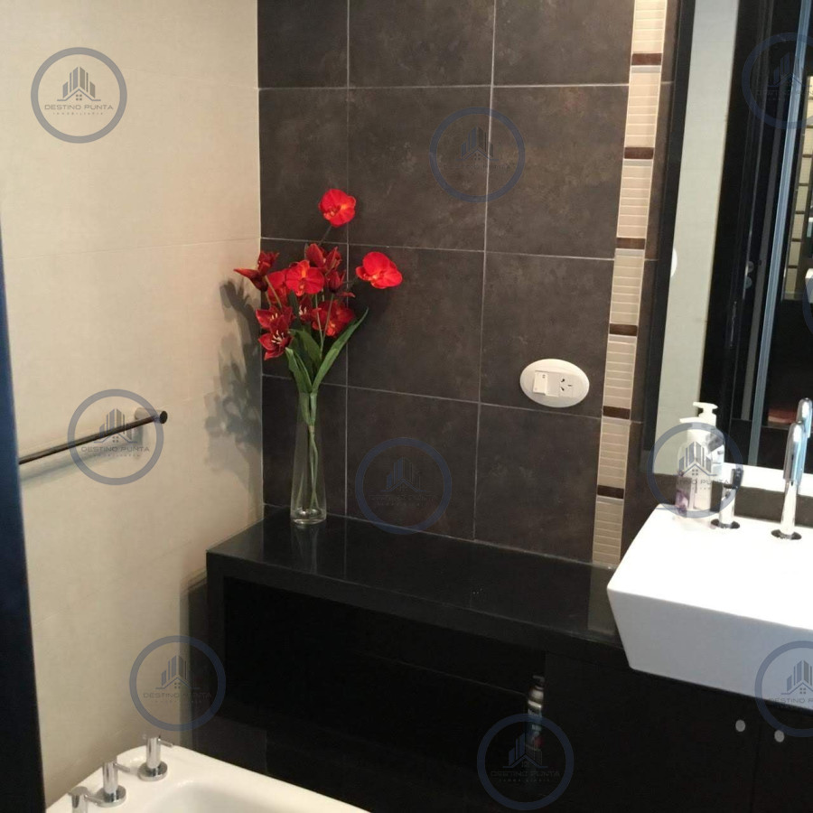 Apartamento ID.1154 - Excelente Apartamento de 3 Dormitorios con Vista al Mar, Playa Mansa, Punta del Este