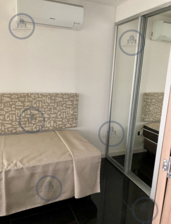 Apartamento ID.174 - Venta de apartamento de 2 dormitorios más dependencia y parrillero en Playa Mansa