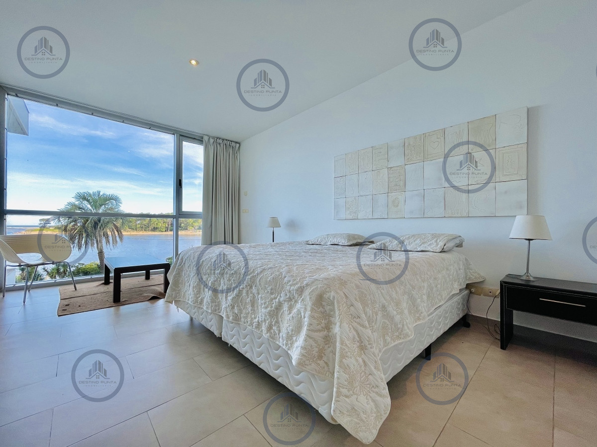 Apartamento ID.1925 - Venta de Moderno Apartamento de 3 Dormitorios Frente al Mar en La Barra