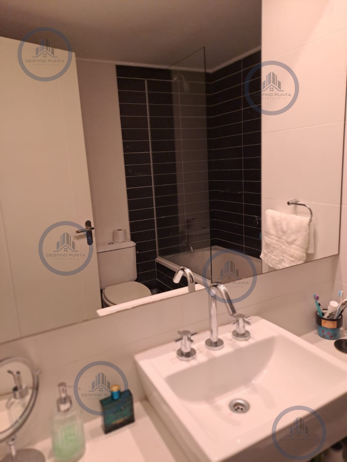 Apartamento ID.916 - Alquiler temporario de apartamento de dos dormitorios con dos baños en torre con servicios sobre Roosevelt