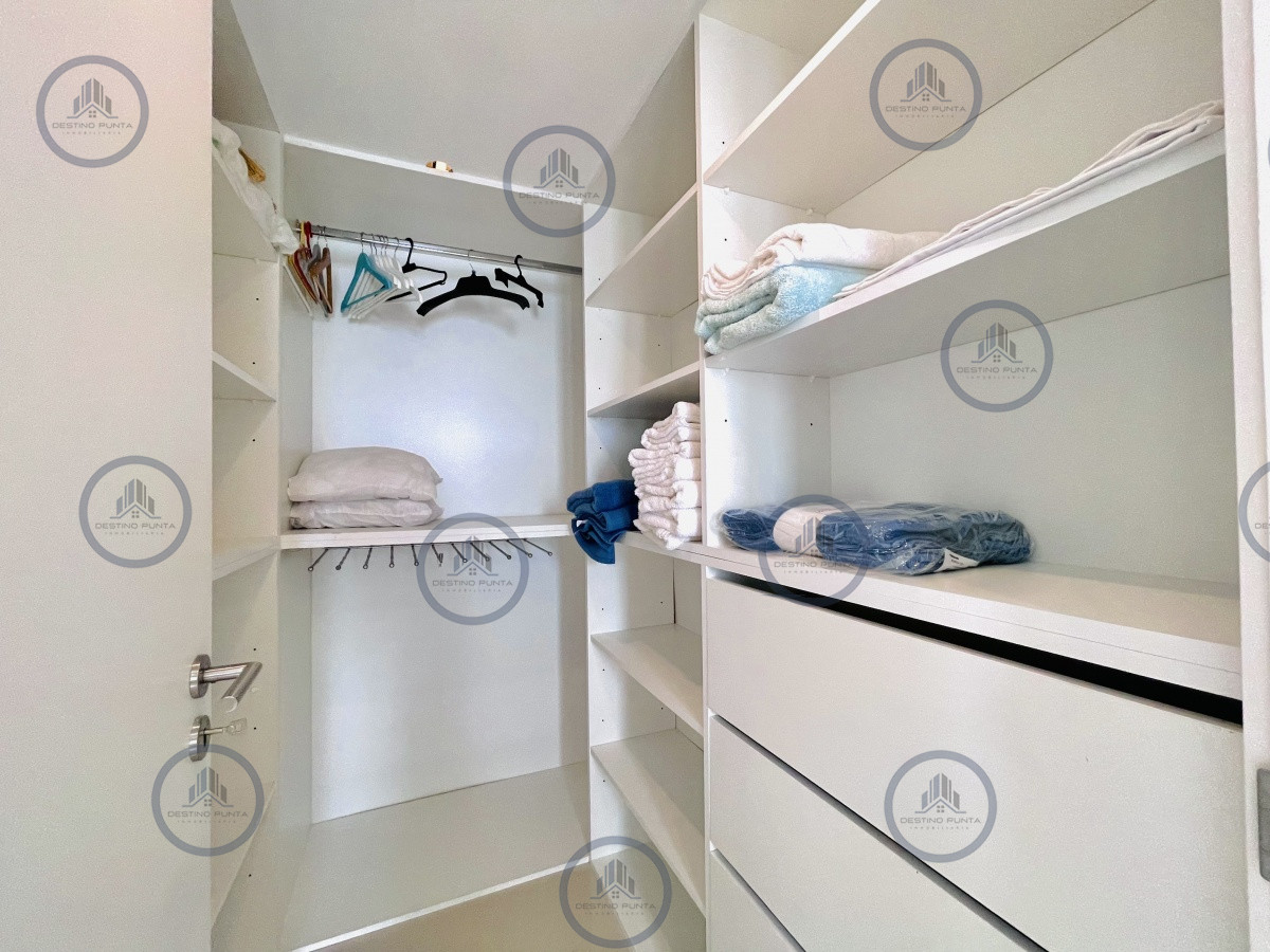 Apartamento ID.304 - Apartamento de 3 Dormitorios y Parrillero Frente al Mar, Playa Mansa