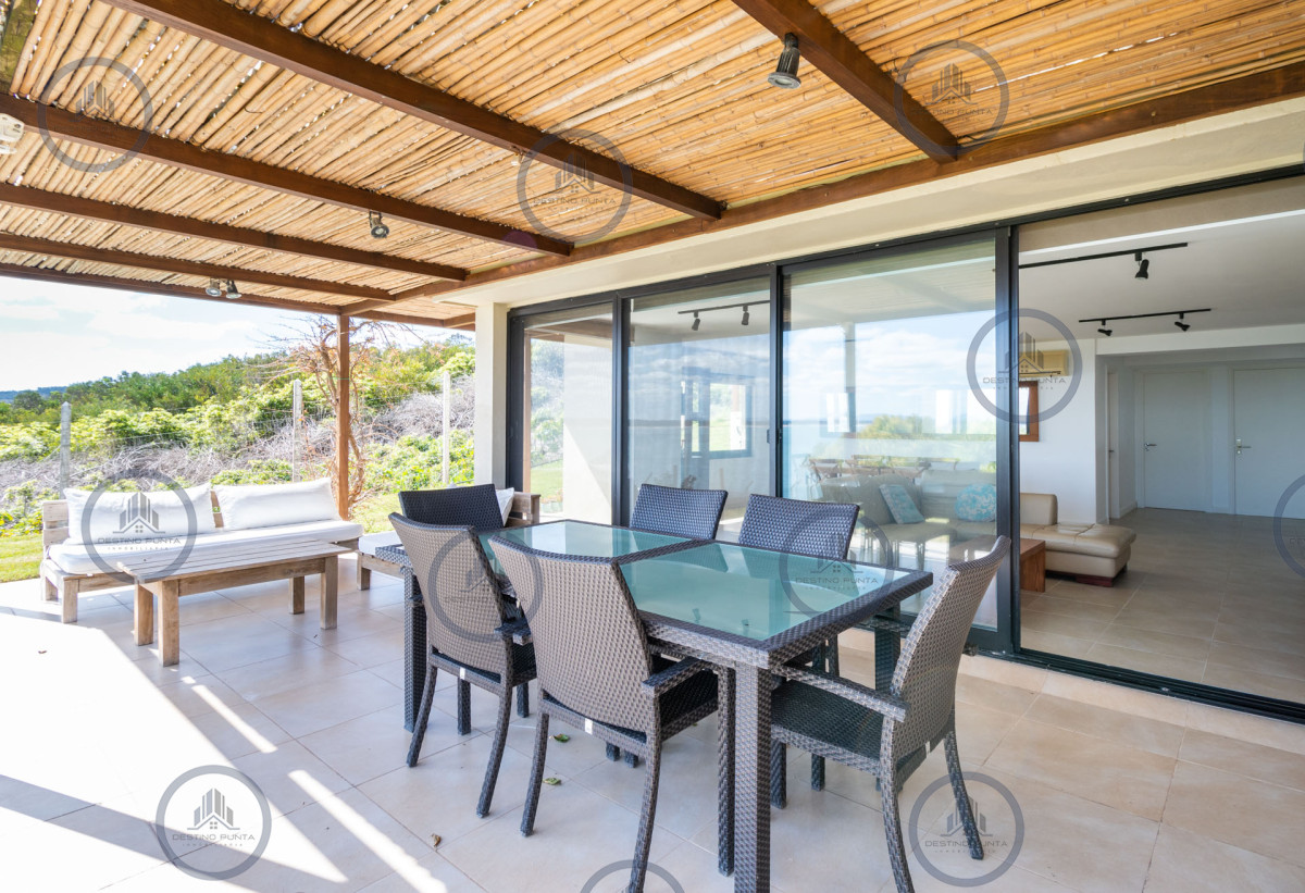 Apartamento ID.9 - Alquier temporario de amplio departamento de tres dormitorios con jardín, Punta Ballena