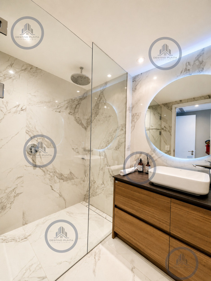 Apartamento ID.1122 - Moderno Apartamento de 2 Dormitorios en Torre Venetian sobre Playa Mansa