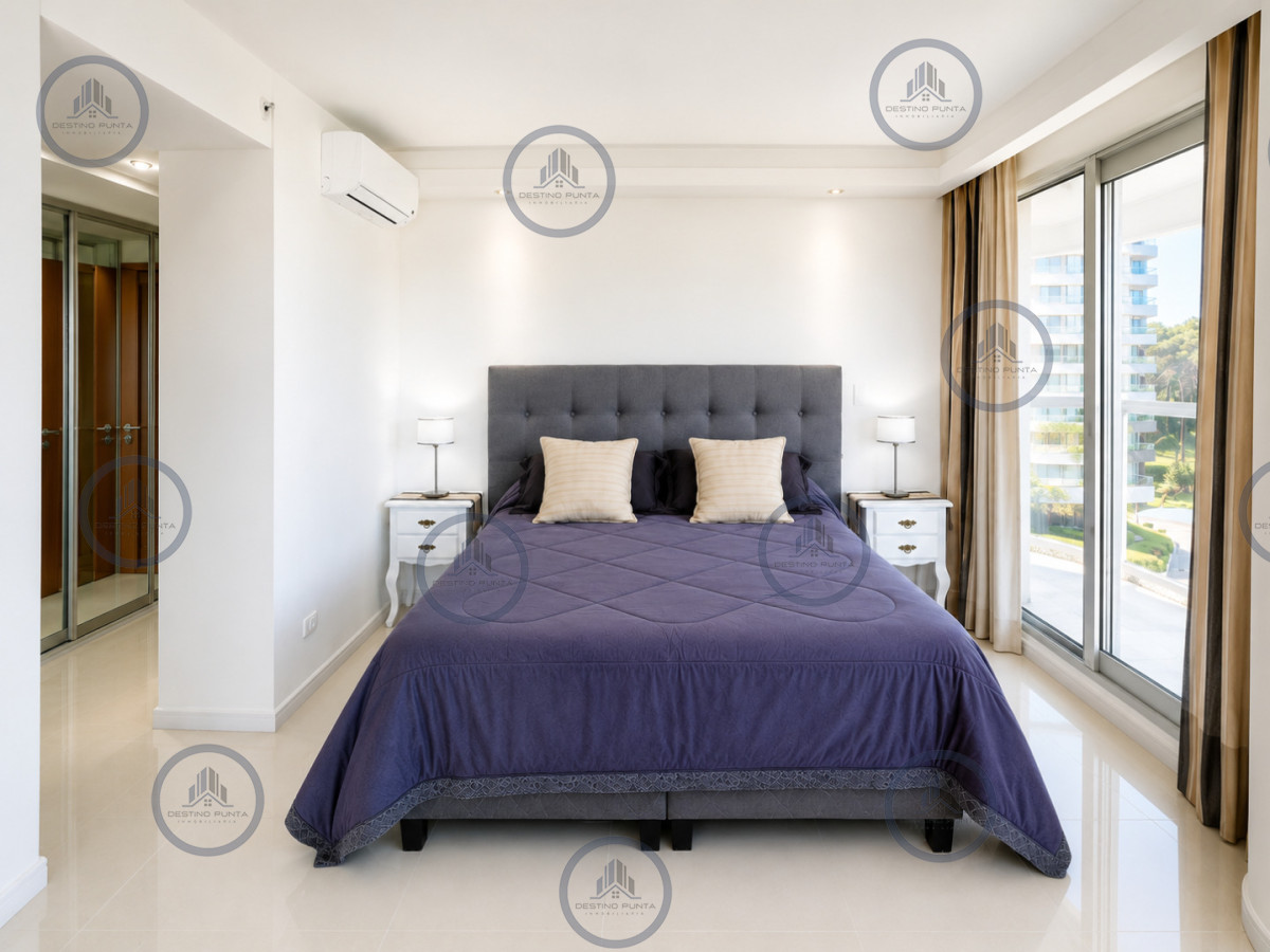 Apartamento ID.3254 - Apartamento de 2 Dormitorios con Dependencia y Parrillero Propio en Playa Brava