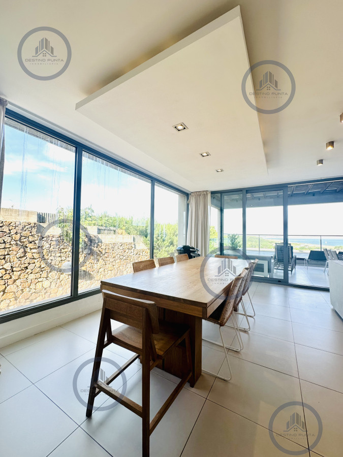 Apartamento ID.112 - Venta OPORTUNIDAD de exclusivo departamento de tres dormitorios y Parrillero en Punta Ballena