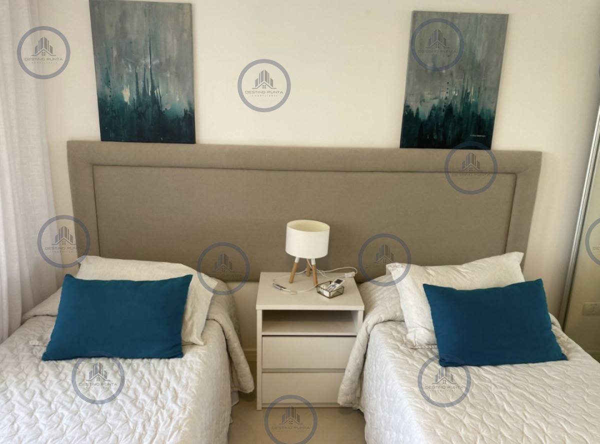 Apartamento ID.3284 - Alquiler temporal de apartamento a pasos de Playa Brava, 3 dormitorios mas dependencia y parrillero