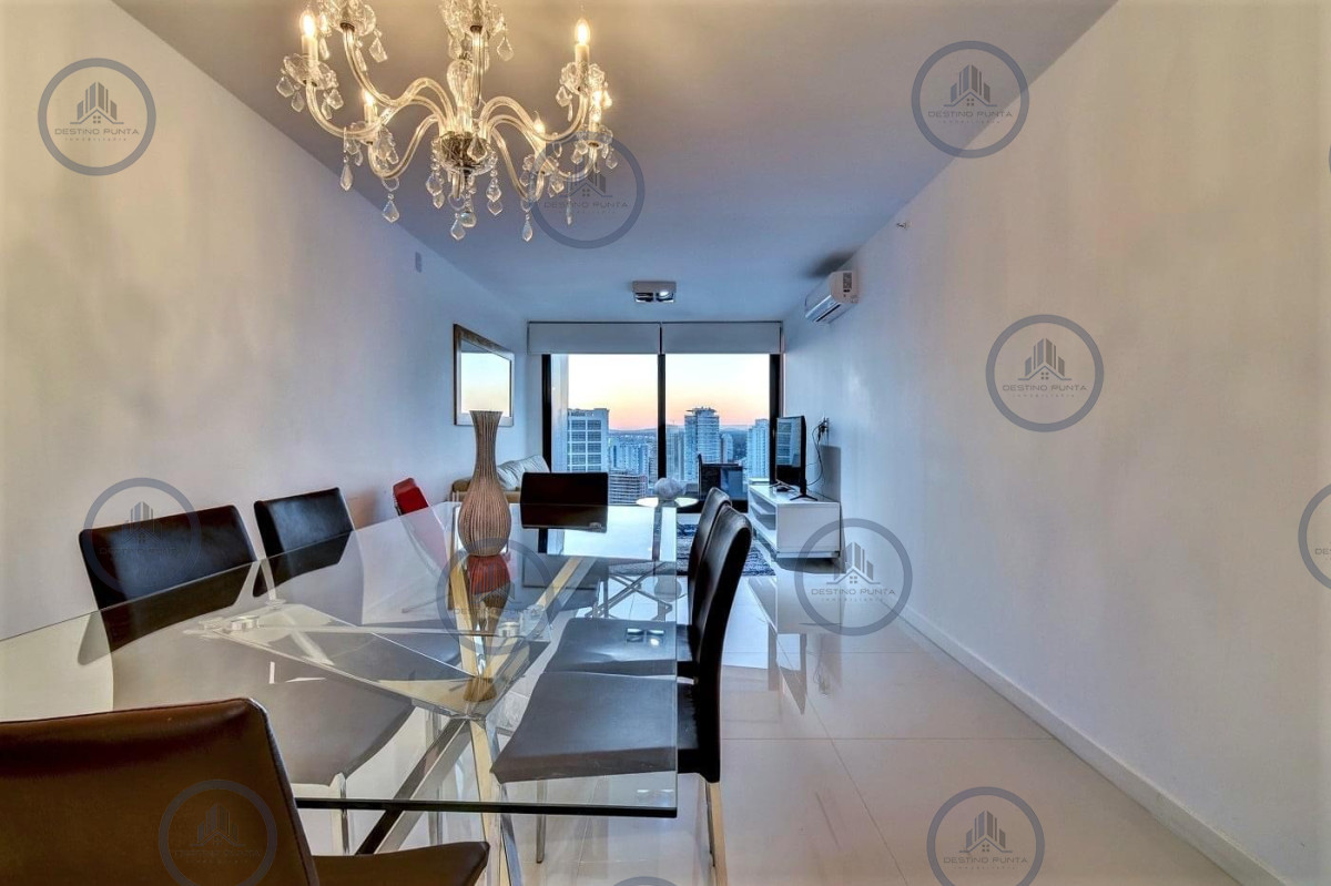 Apartamento ID.1626 - Alquiler temporario de apartamento de dos dormitorios con dos baños a pasos de la Playa y centro comercial, Punta del Este