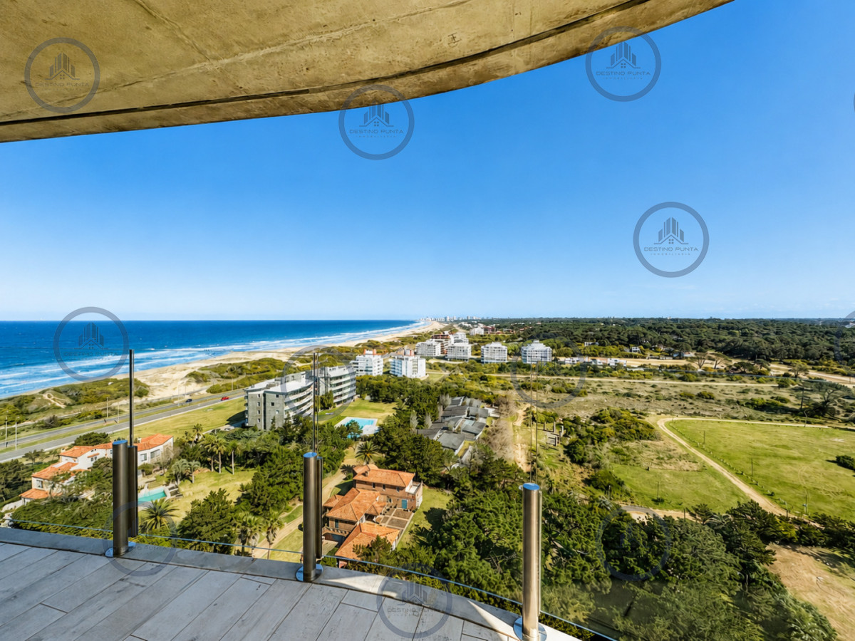 Apartamento ID.680 - Apartamento de 1 Dormitorio en Suite, piso alto de Torre Surfside Village, Punta del Este