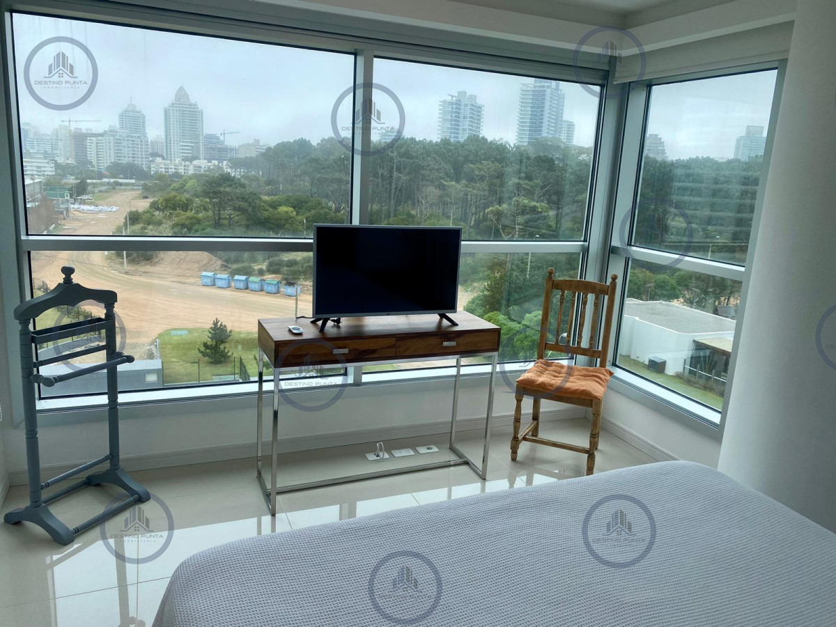 Apartamento ID.2159 - Oportunidad Moderno Apartamento de 2 Dormitorios y Dependencia a Pasos de Playa Brava
