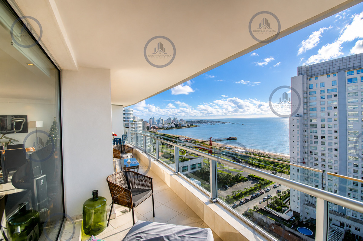 Apartamento ID.87 - Apartamento de 3 Dormitorios y Dependencia en Playa Mansa, Punta del Este