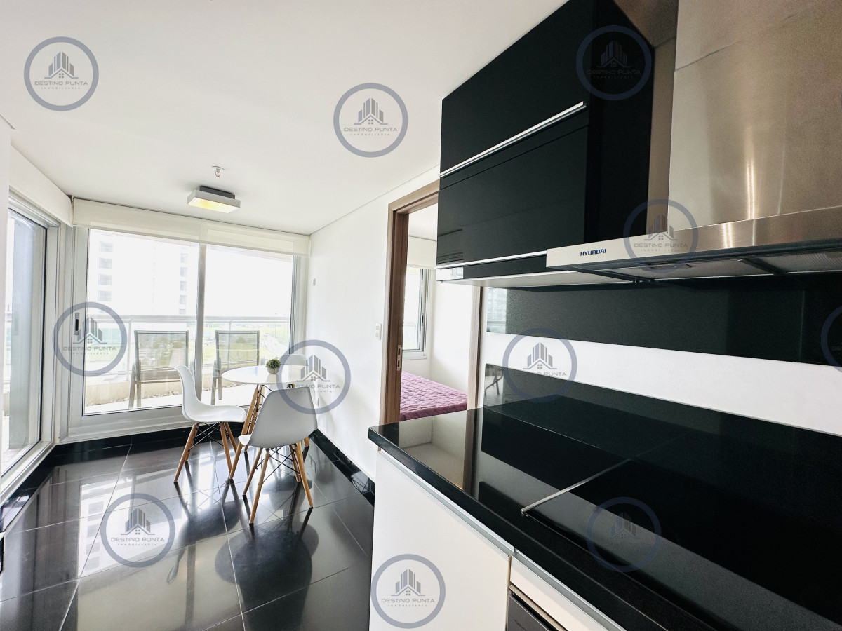 Apartamento ID.2295 - Oportunidad de venta apartamento de 3 dormitorios mas dependencia Playa Brava, Punta del Este