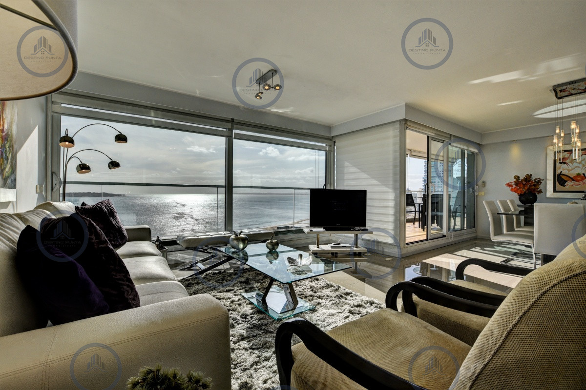 Apartamento ID.157 - Moderno apartamento de 3 Dormitorios y Dependencia Playa Mansa