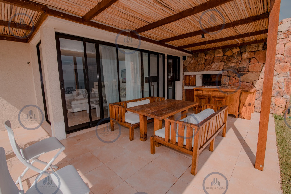 Apartamento ID.42 - Alquiler temporal de amplio departamento de un dormitorio con parrillero de uso exclusivo en complejo de Punta Ballena