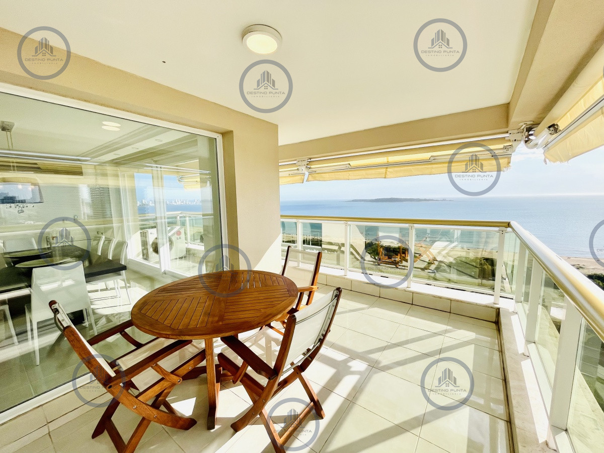 Apartamento ID.1059 - Venta de Excelente apartamento en alquiler temporario de tres dormitorios más dependencia de servicio, Playa Mansa, Punta del Este