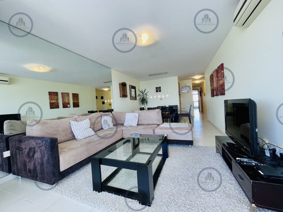 Apartamento ID.216 - Excelente Apartamento de 2 Dormitorios con Vista al Mar, Playa Mansa