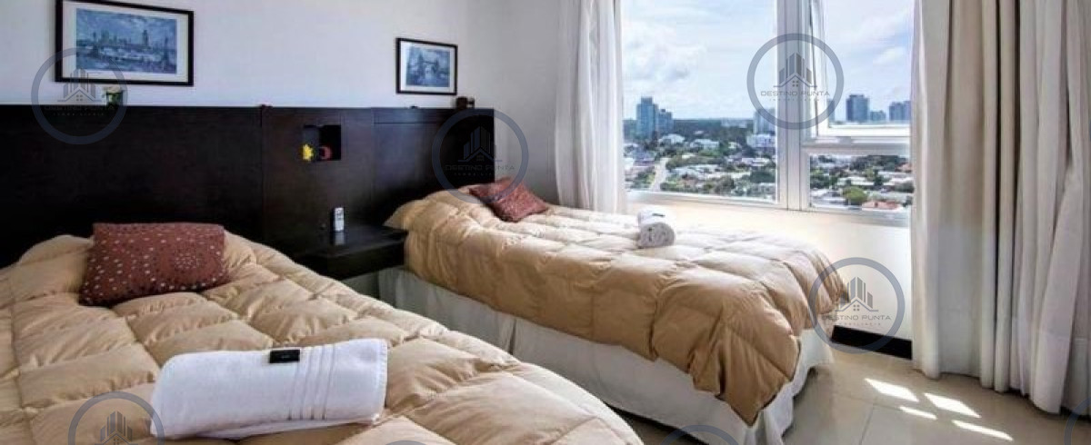 Apartamento ID.1154 - Excelente Apartamento de 3 Dormitorios con Vista al Mar, Playa Mansa, Punta del Este