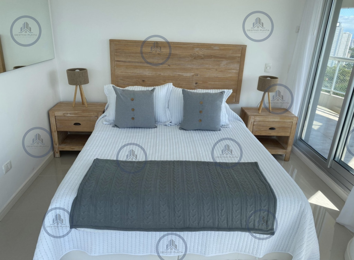 Apartamento ID.175 - Alquiler temporal de apartamento piso alto de 2 dormitorios más servicio en playa brava 