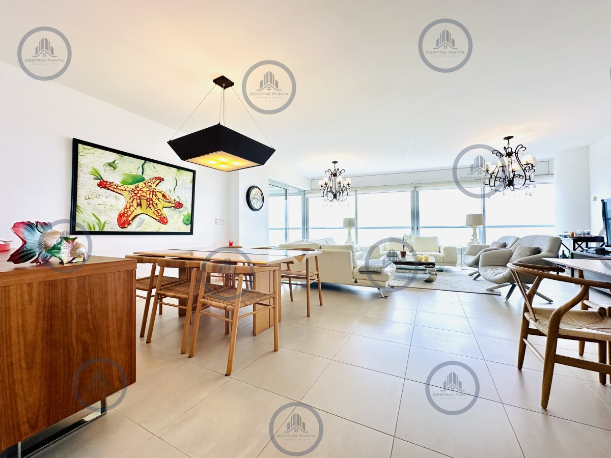 Apartamento ID.272 - Oportunidad en Venta Maravilloso departamento esquinero en Torre Le Parc, Playa Brava, Punta del Este