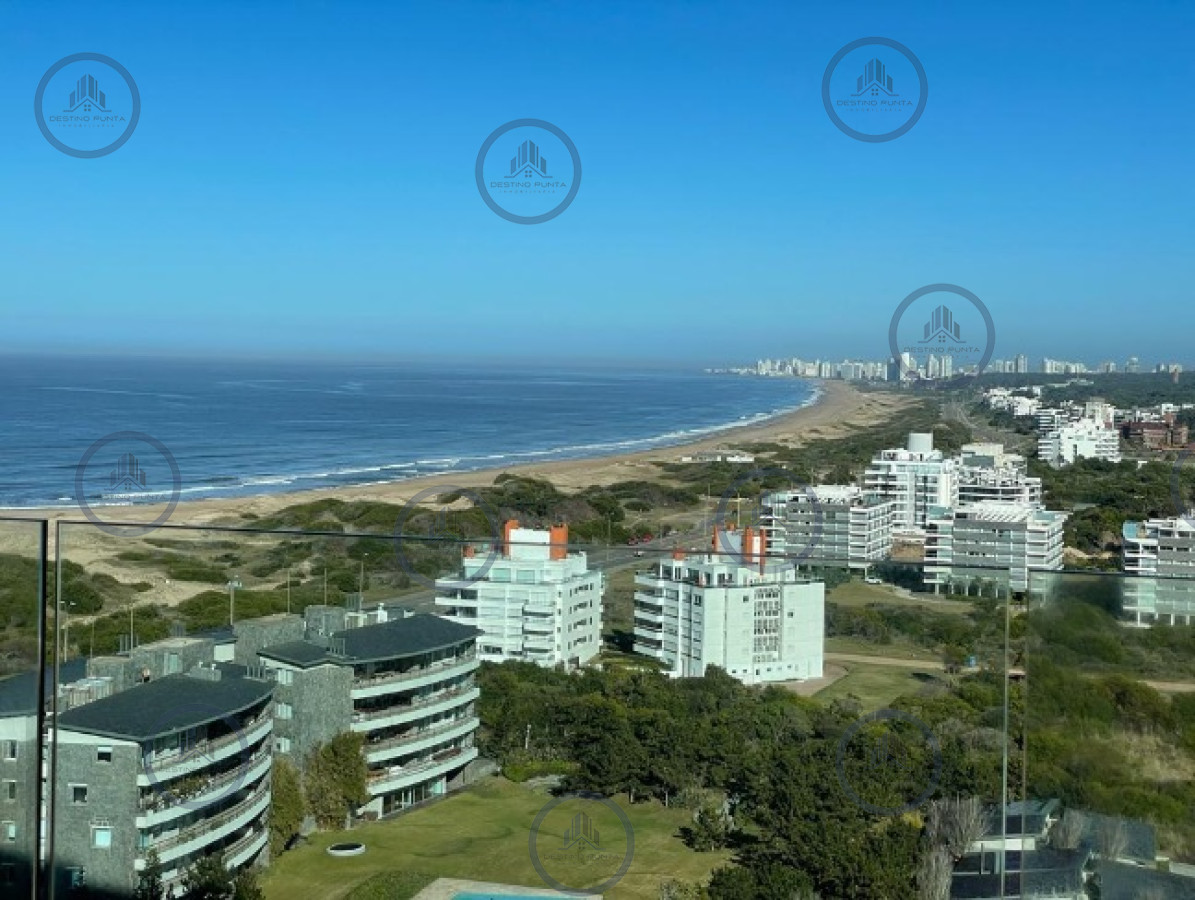 Apartamento ID.680 - Venta y alquiler de Apartamento de 1 Dormitorio en suite piso alto de Torre Surfside Village, Punta del Este