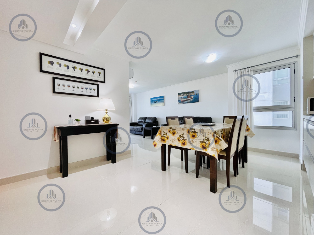 Apartamento de 2 Dormitorios con Parrillero propio, Playa Mansa Punta del Este — fotografía 3