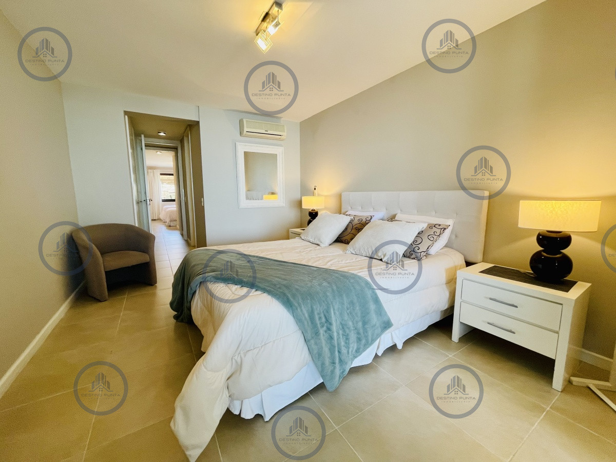 Apartamento ID.928 - Alquiler temporario de apartamento de dos dormitorios con parrillero de uso exclusivo en Punta Ballena