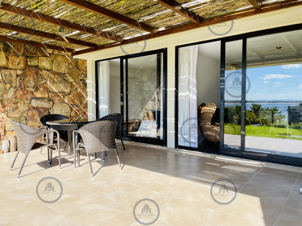 Apartamento ID.506 - Venta y alquiler temporario de apartamento de un dormitorio con parrillero en exclusivo complejo de Punta Ballena