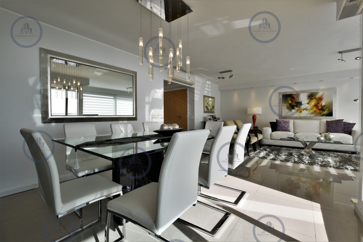 Apartamento ID.157 - Moderno apartamento de 3 Dormitorios y Dependencia Playa Mansa