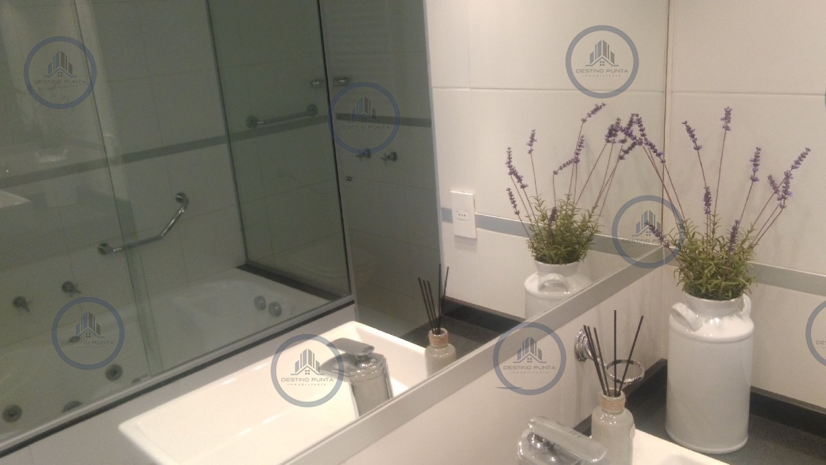 Apartamento ID.956 - Apartamento de 6 Dormitorios Frente al Puerto de Punta del Este