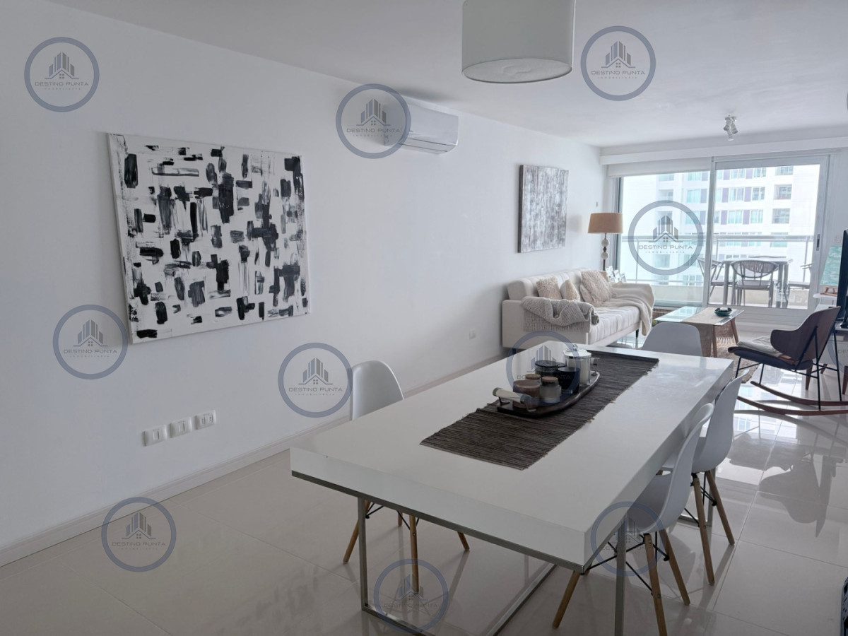 Apartamento ID.299 - Apartamento de 2 Dormitorios en Frente a Playa Brava - Punta del Este