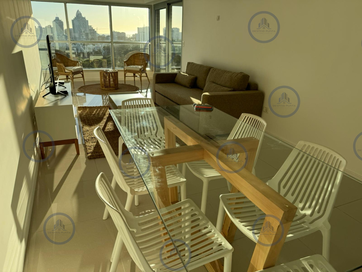 Apartamento ID.2506 - Apartamento de 2 Dormitorios + Dependencia y parrillero propio en Playa Brava